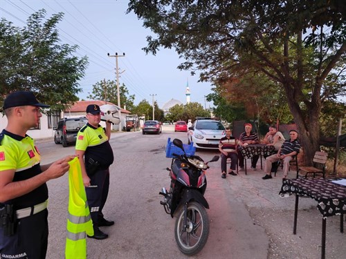 Ekiplerimiz Keşan Beğendek Köyünde Motosiklet Sürücüleri Denetleme Ve Bilgilendirme Faaliyeti